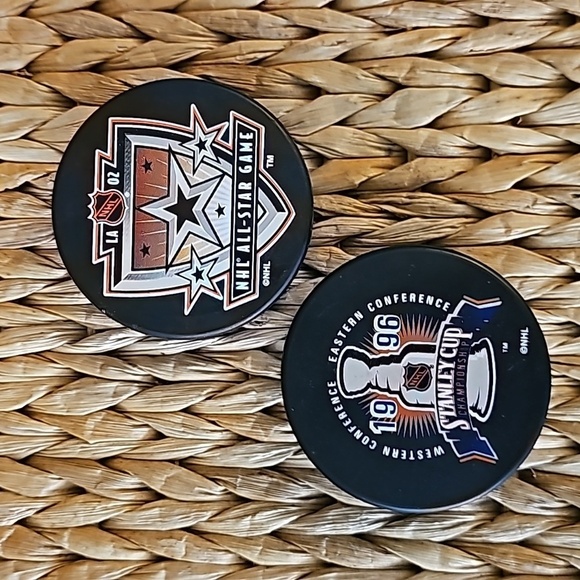 ❤️NHL 1996 Stanley Cup 2002 All Star Game Hockey Pucks - Picture 1 of 4